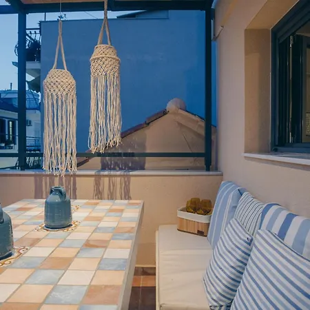 Daire Elegant - 250m From Solomos Square