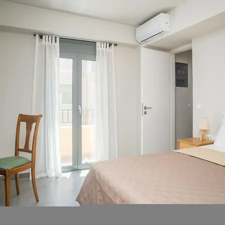 Elegant - 250m From Solomos Square Apartment