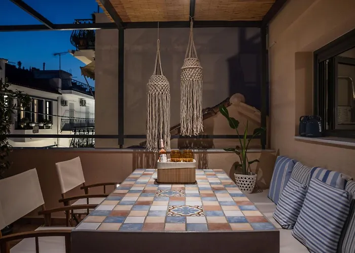 Daire Elegant - 250m From Solomos Square *