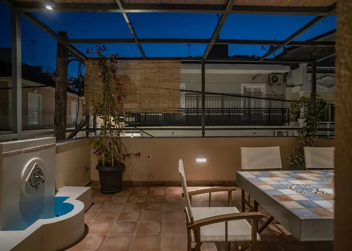 Daire Elegant - 250m From Solomos Square