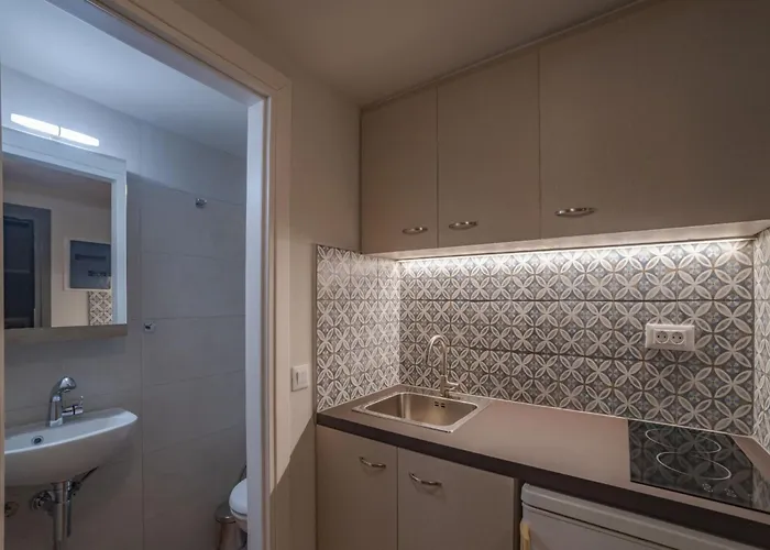 Elegant - 250m From Solomos Square Daire *
