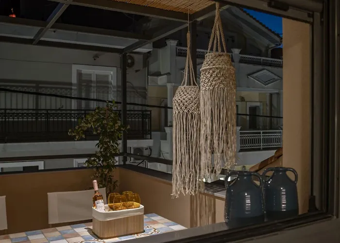 Elegant - 250m From Solomos Square Daire